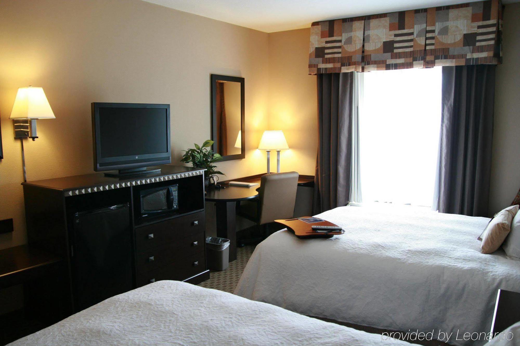 Hampton Inn Topeka Room photo